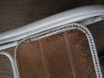 This shows the serious crack along one
side of the seat.